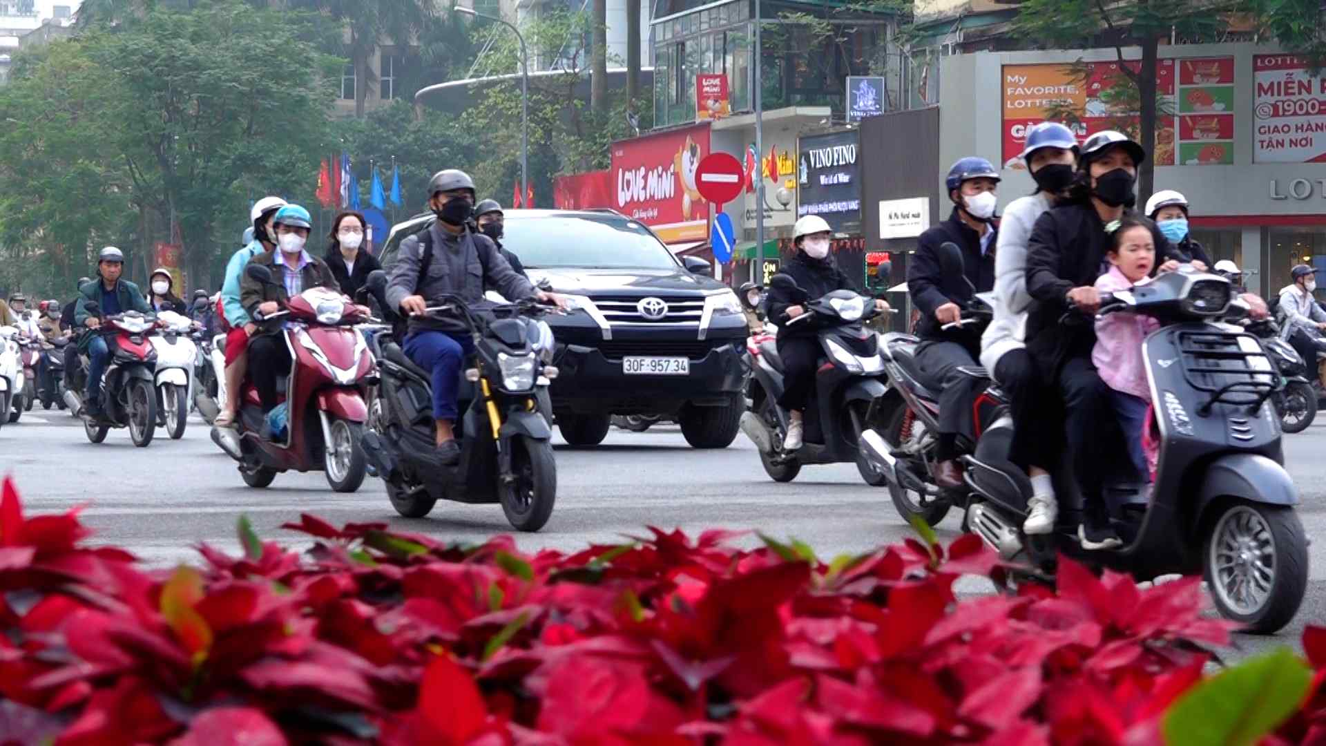 The "three-best" model maintains order for the most beautiful road in Vietnam