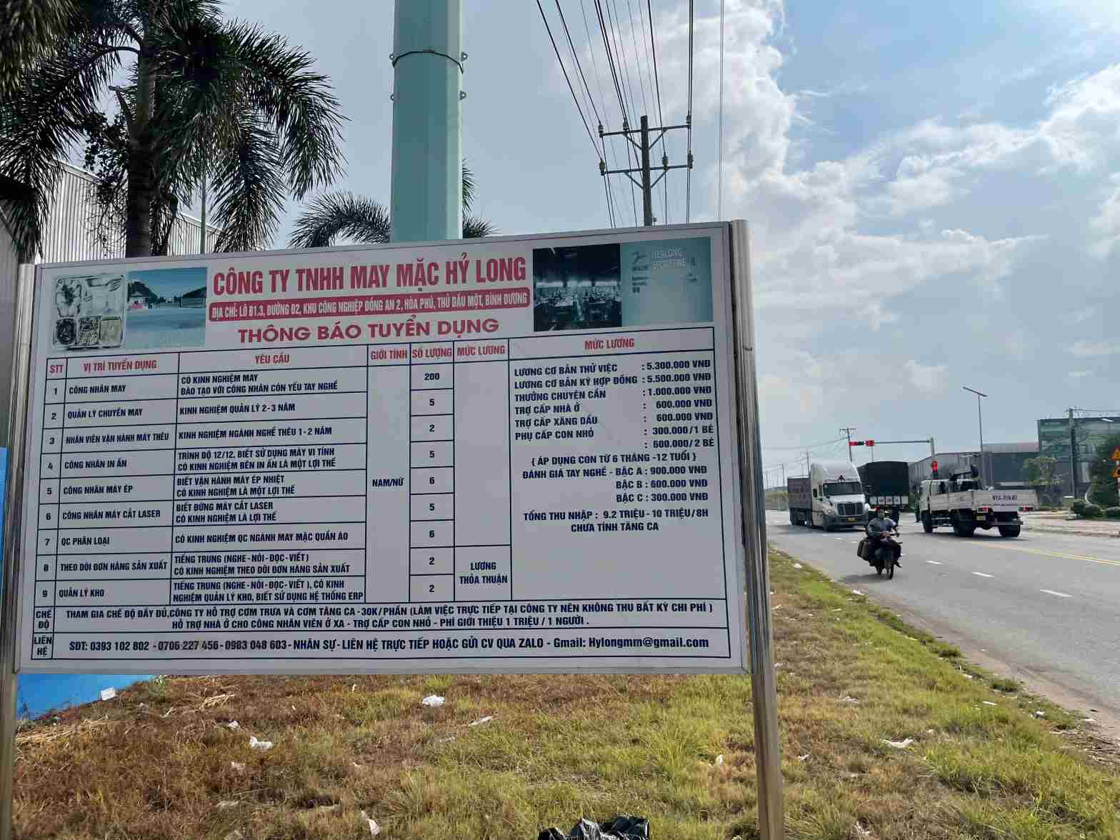 Nhiều doanh nghiệp ở phía Bắc TPHCM đang tuyển dụng số lượng lớn lao động. Ảnh: Đình Trọng