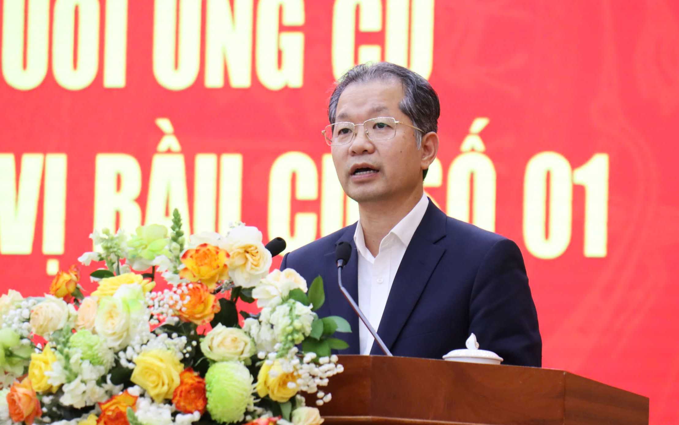 Mr. Nguyen Van Quang, Secretary of the Party Central Committee, Chief Justice of the Supreme People's Court, spoke at the voter contact conference. Photo: Phuc Khanh