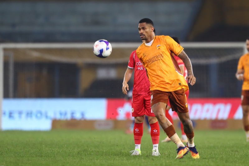 Hanoi Police meet Hoang Anh Gia Lai in round 14 of V.League. Photo: VPF