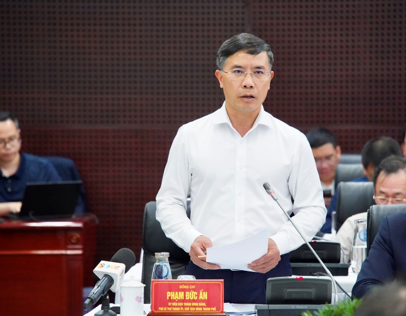 Chủ tịch UBND thành phố Đà Nẵng Phạm Đức Ấn phát biểu tại buổi làm việc. Ảnh: M.Quang