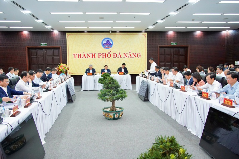 Quang cảnh buổi làm việc của Thủ tướng Phạm Minh Chính với Ban Thường vụ Thành ủy Đà Nẵng. Ảnh: Mai Quang 