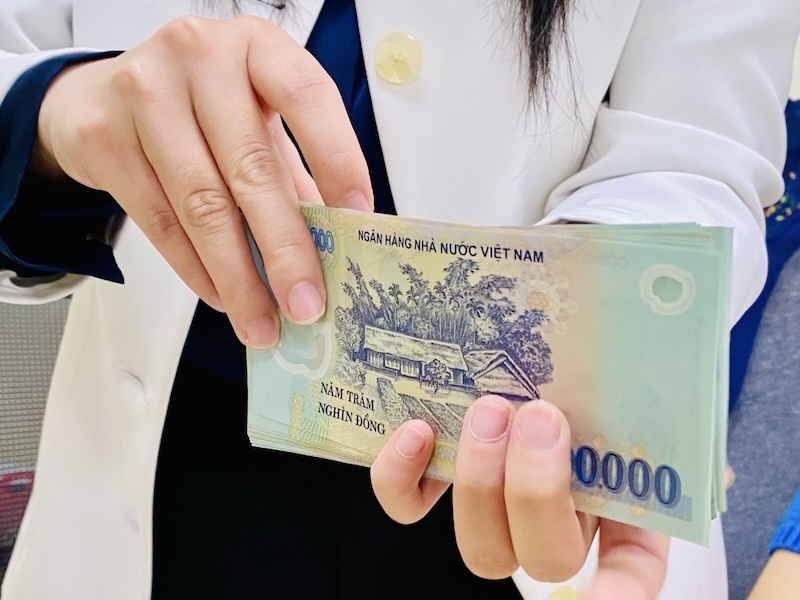 Many provinces and cities have Tet gift policies for retirees and people with meritorious services with quite high spending levels. Photo: Thuy Linh