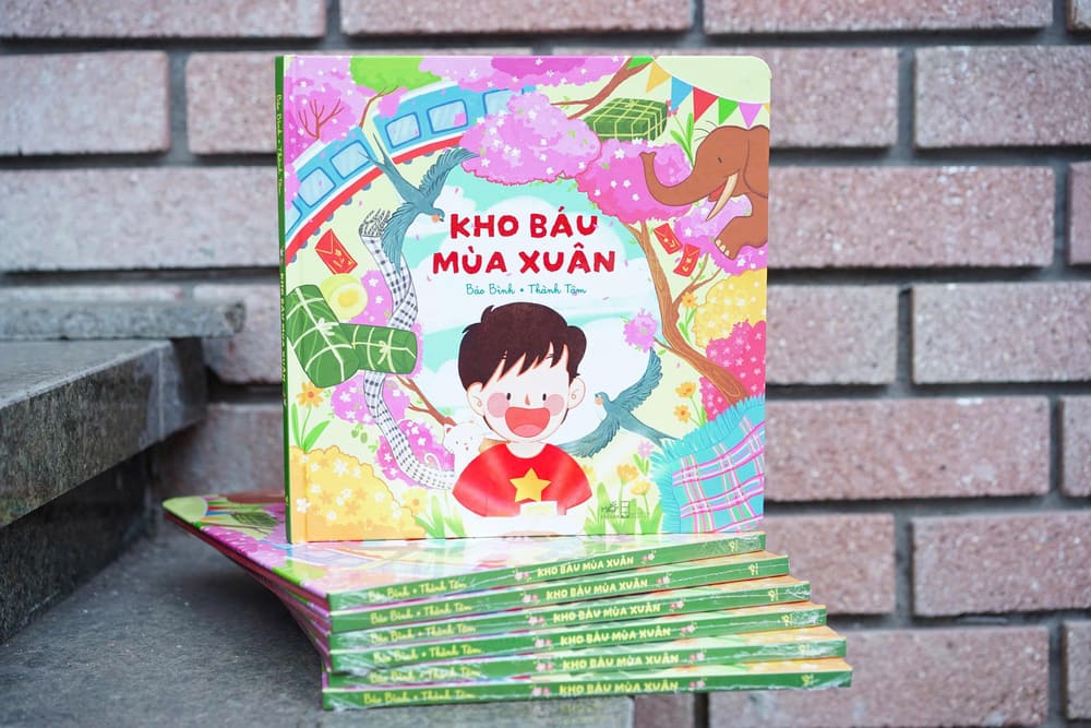 El libro "El tesoro de la primavera" se presenta oficialmente a los lectores vietnamitas. Foto: Editorial