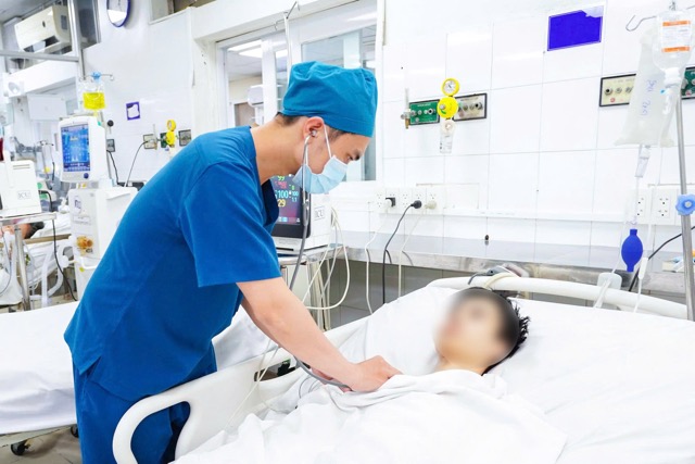 Patients with dengue fever on the background of G6PD deficiency genetic disease were saved by doctors in time. Photo: BVCC