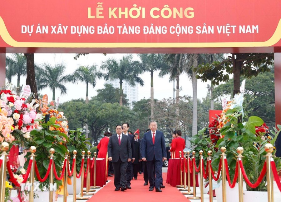 General Secretary To Lam and leaders and former leaders of the Party and State attend the groundbreaking ceremony of the Vietnam Communist Party Museum project. Photo: VNA