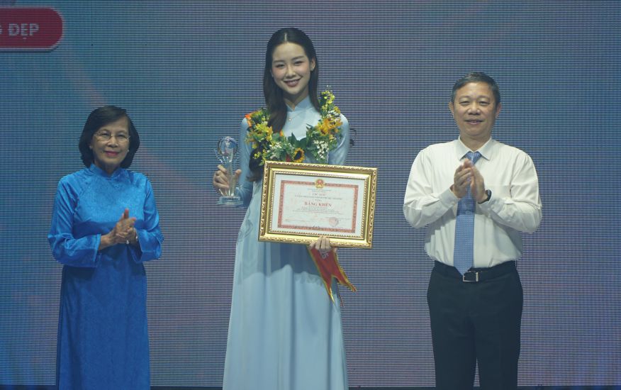 Miss Le Nguyen Bao Ngoc was honored as a Typical Young Citizen of Ho Chi Minh City in 2025. Photo: NGOC ANH