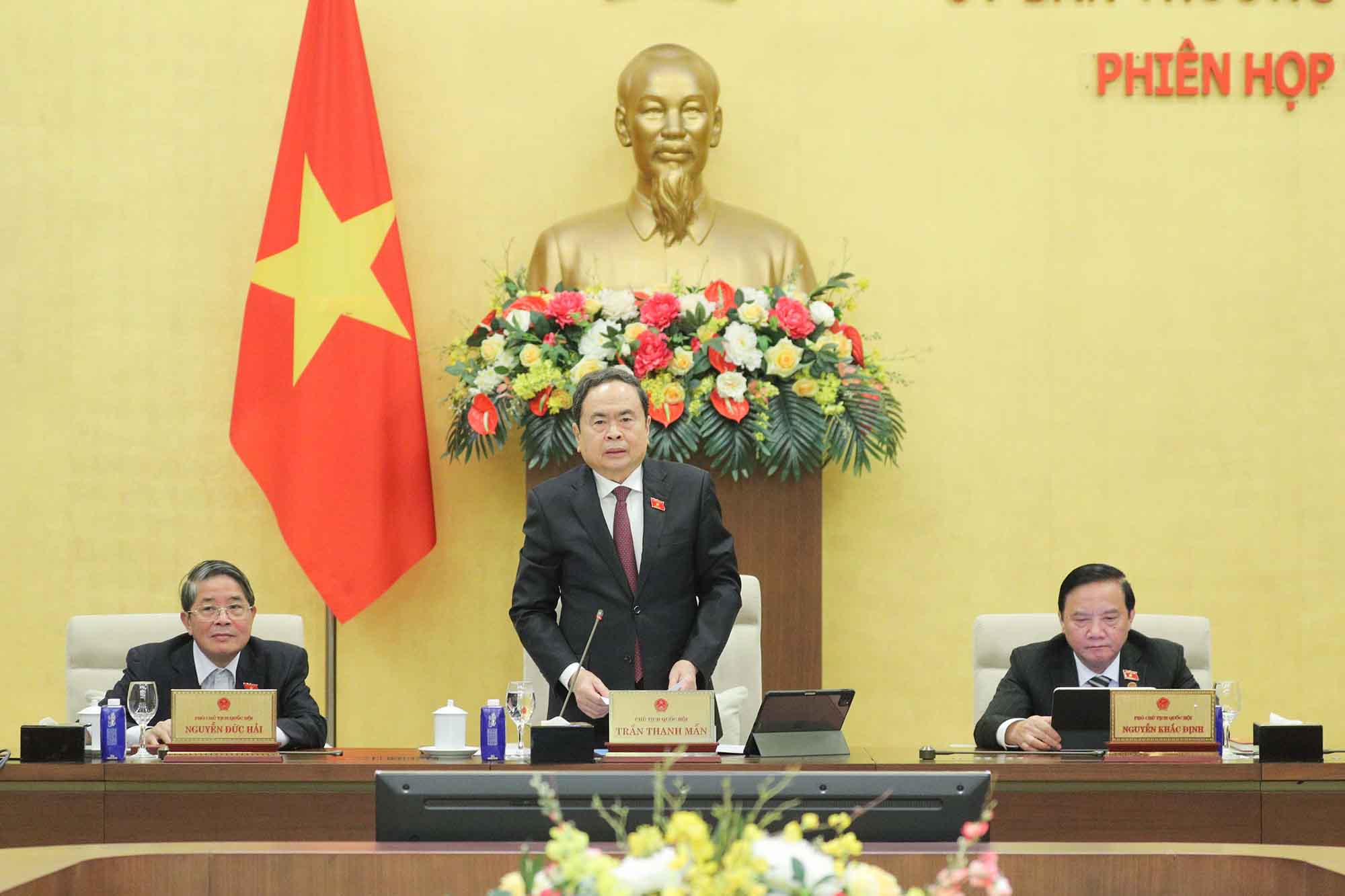 Politburo Member, National Assembly Chairman Tran Thanh Man delivered the opening speech of the meeting. The meeting had content related to the expected election time, announcing the results of National Assembly deputies and People's Councils at all levels. Photo: Ho Long