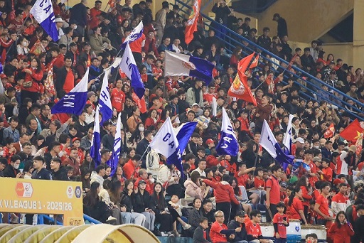 Tính chất quan trọng của trận đấu mới là yếu tố quyết định việc thu hút khán giả tới sân theo dõi trận đấu. Ảnh: Minh Dân