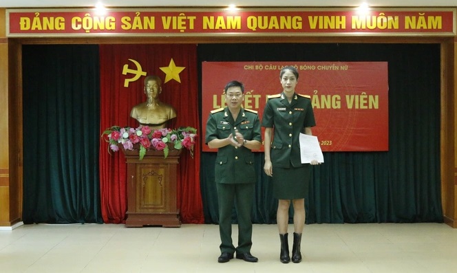 Đảng viên Hoàng Thị Kiều Trinh của đội bóng chuyền Binh chủng Thông tin. Ảnh: Binh chủng Thông tin
