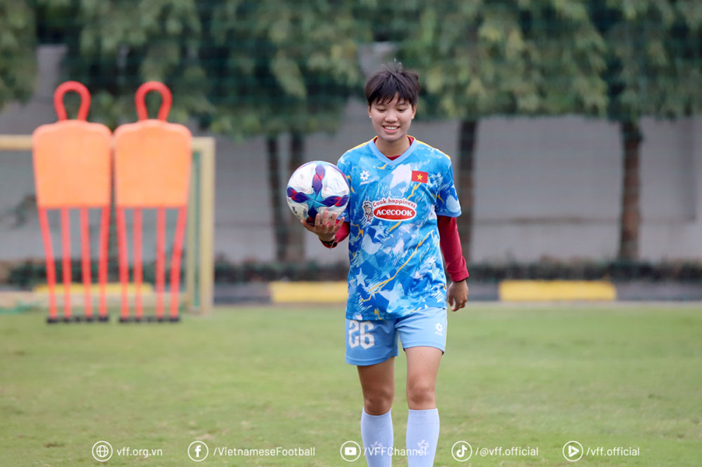 Tiền đạo trẻ Vũ Thị Hoa cho biết tuyển futsal Việt Nam đang tăng tốc chuẩn bị cho giải châu Á. Ảnh: VFF