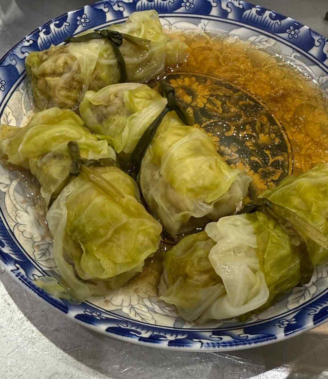 Bắp cải cuộn thịt giải ngấy cho Tết Nguyên đán. Ảnh: Như Yến