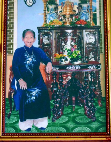 Portrait of Mrs. Mai Thi Tot, the woman who won the Champion title at the horse race at Cao Lanh Stadium in 1944. Photo: LAM DIEN