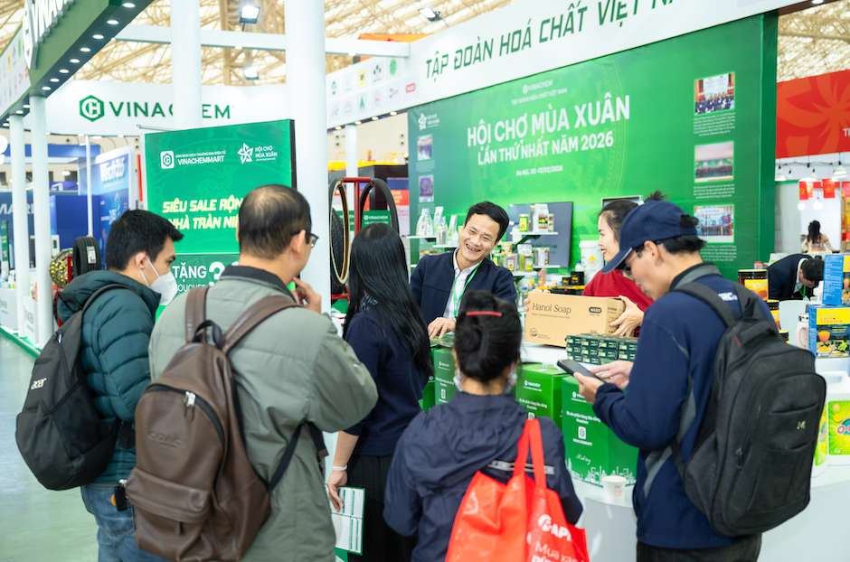 Vinachem kỳ vọng, thông qua tham gia Hội chợ Mùa Xuân 2026, Tập đoàn sẽ đẩy mạnh quảng bá thương hiệu, mở rộng kết nối thương mại và tiếp cận thêm nhiều đối tác, cơ hội kinh doanh mới. Ảnh: Vinachem