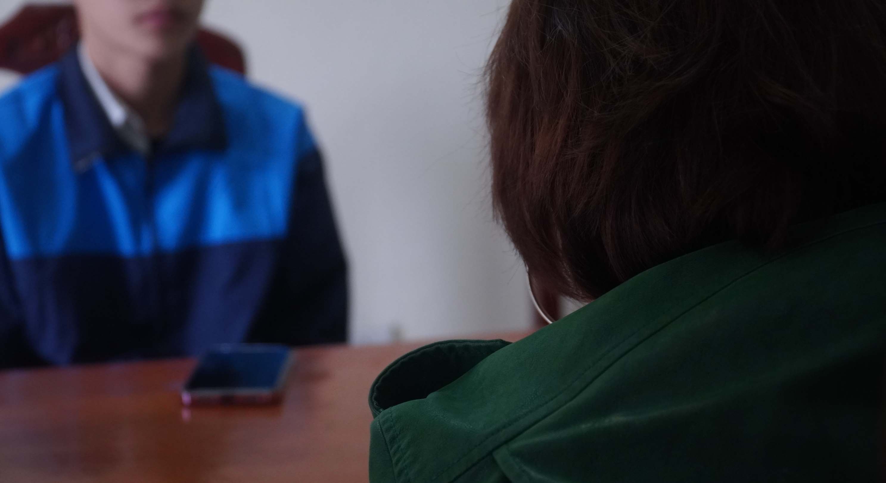 Cuộc trò chuyện giữa phóng viên và những cậu bé tại trường giáo dưỡng từng nghiện ma túy, đua xe... Ảnh: Minh Vũ