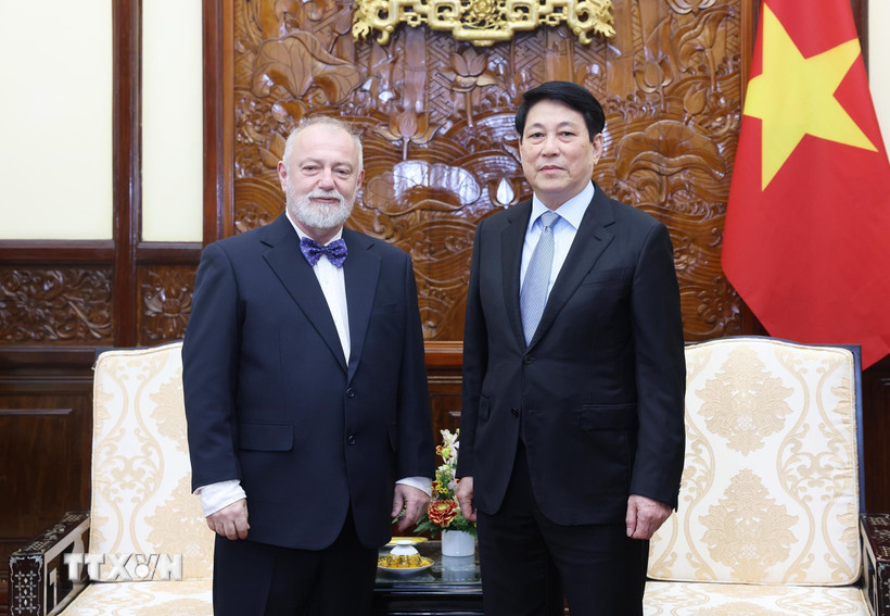 President Luong Cuong receives Ambassador Hynek Kmonicek to say goodbye on the occasion of the end of his term of office in Vietnam. Photo: VNA