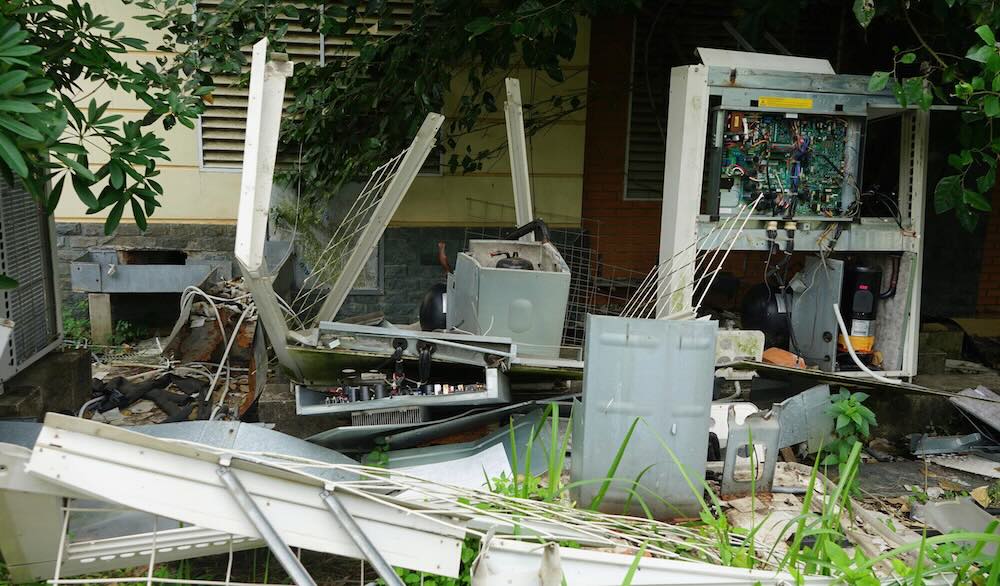 Bad guys break in and steal many devices at a convention center worth more than 160 billion VND in Thanh Hoa. Photo: Quach Du