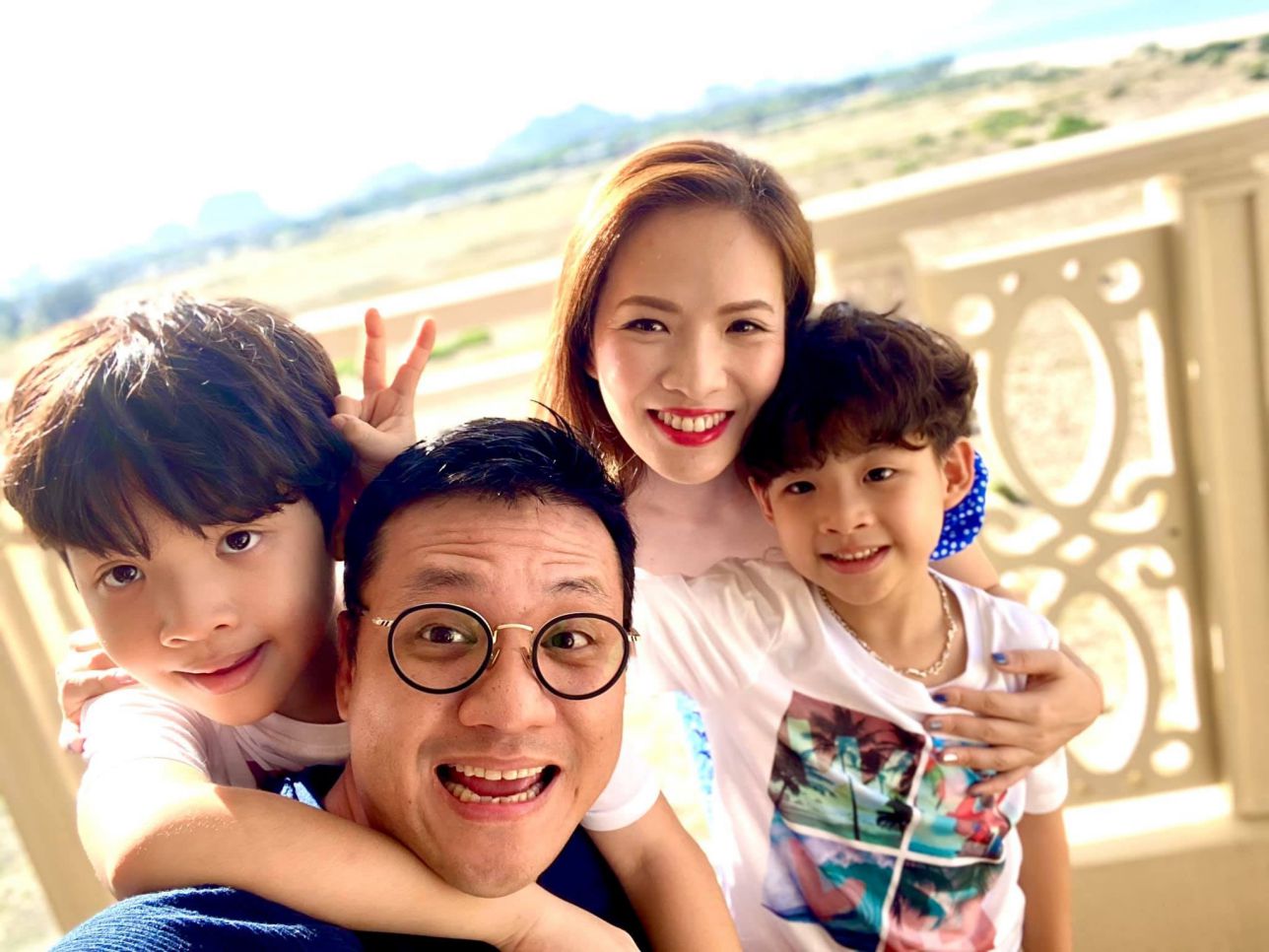 Gia đình hạnh phúc của đạo diễn Khải Anh.  Ảnh: Nhân vật cung cấp