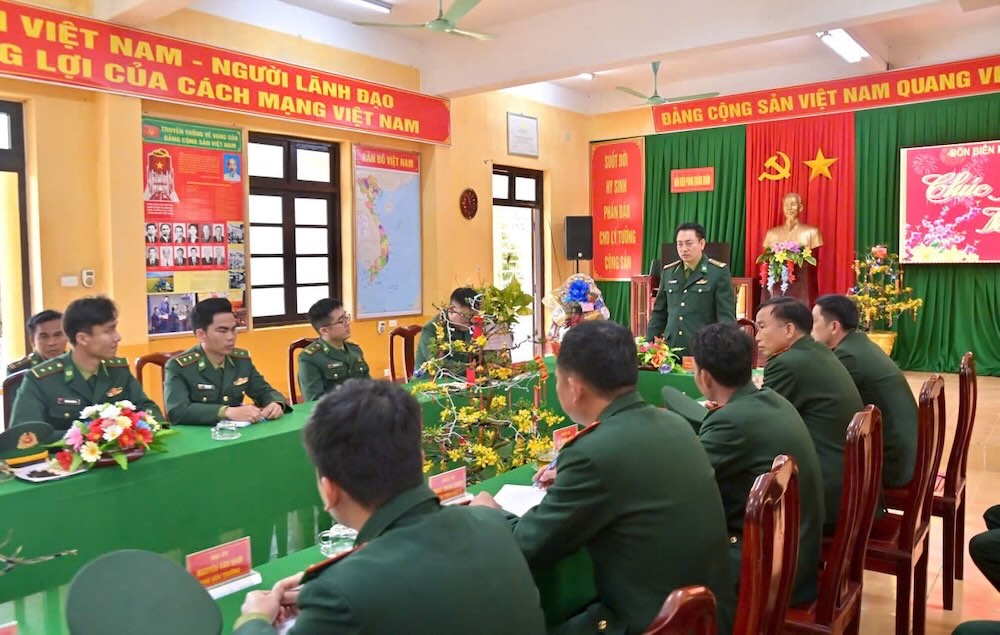 Inspecting combat readiness, management, and border protection during Tet. Photo: Hue City Border Guard