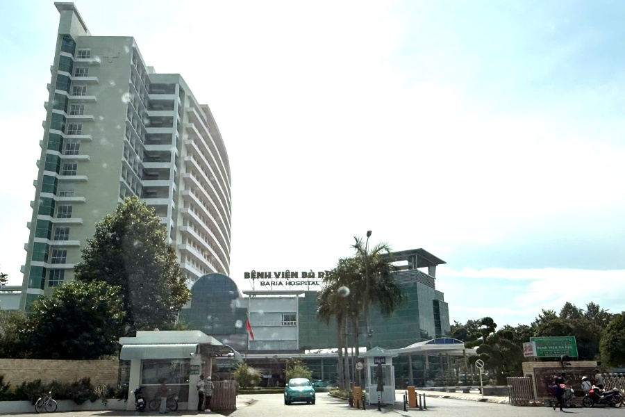 Ba Ria General Hospital has received 46 cases for treatment of food poisoning symptoms. Photo: Thanh An