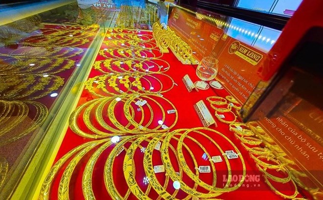 Giá vàng đảo chiều, bật tăng mạnh
