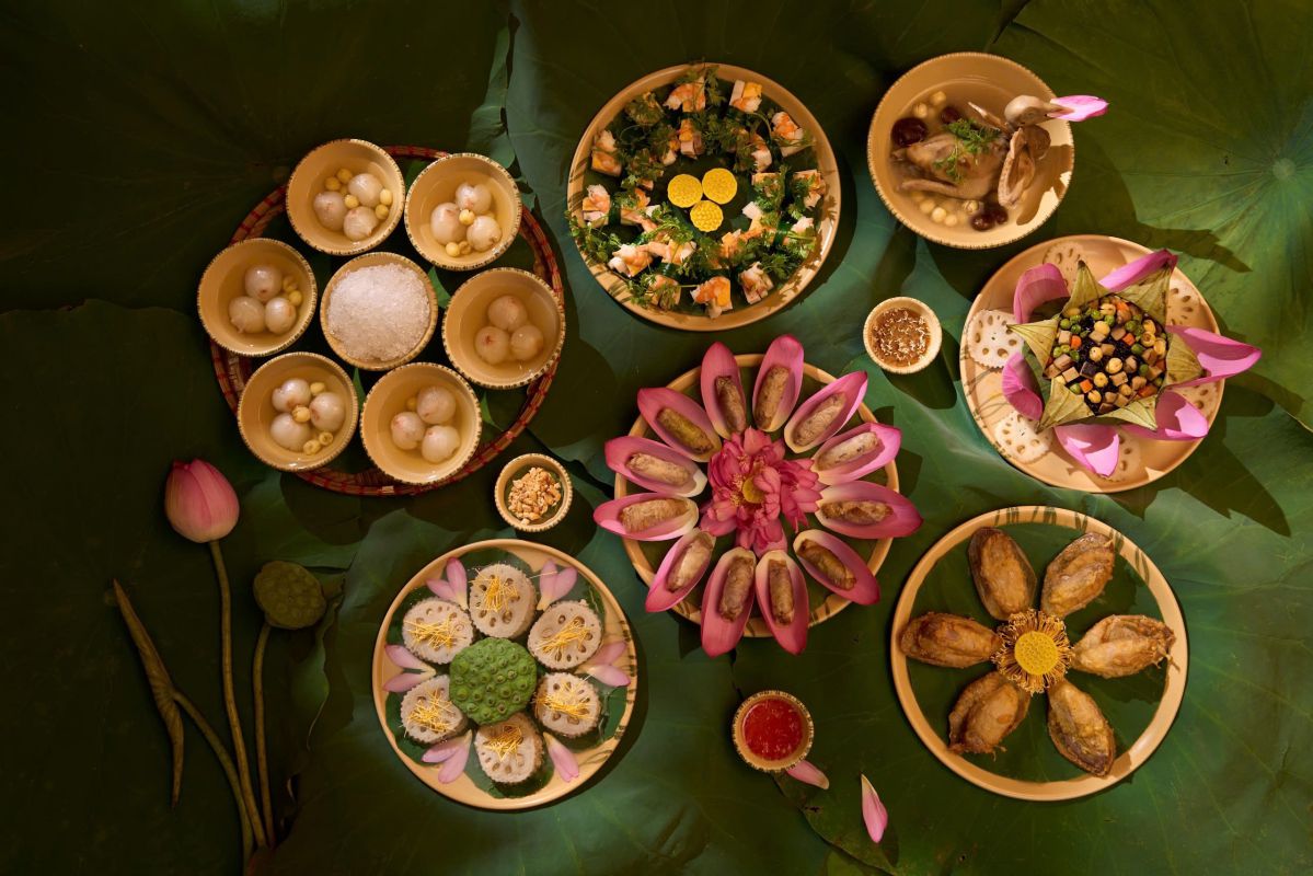 Mâm cỗ sen. Ảnh: Kỳ Lâm