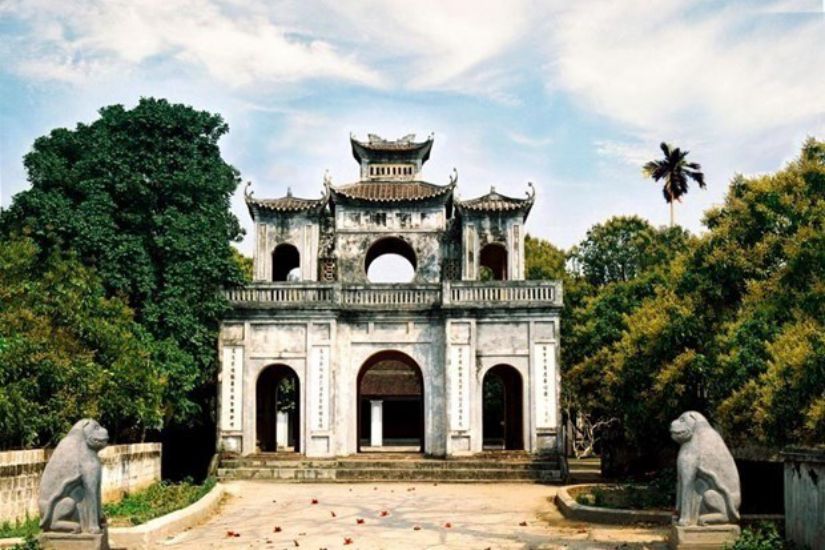 Tam quan Văn Miếu trong Khu di tích đặc biệt quốc gia Phố Hiến.  Ảnh: CTTĐT Hưng Yên