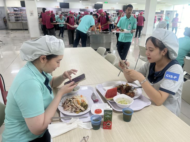 The joy from the 2025 Trade Union Meal is the basis for the Trade Union organization to deploy the Binh Ngo Tet Trade Union Year-end Meal. Photo: KIEU VU