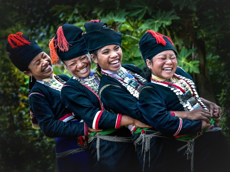 Nụ cười Khơ Mú. Ảnh NGUYỄN HỒNG NGA