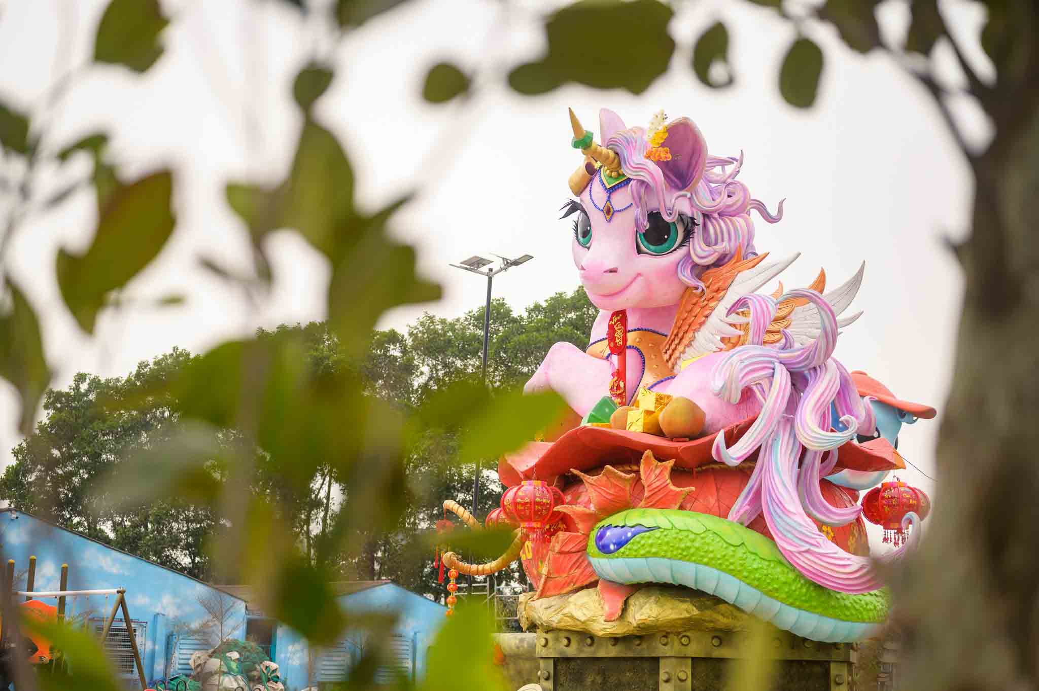 Linh vật Ngựa Hạnh Phúc mang câu chuyện ẩn dụ về sự sẻ chia của người Việt sau một năm nhiều biến động.