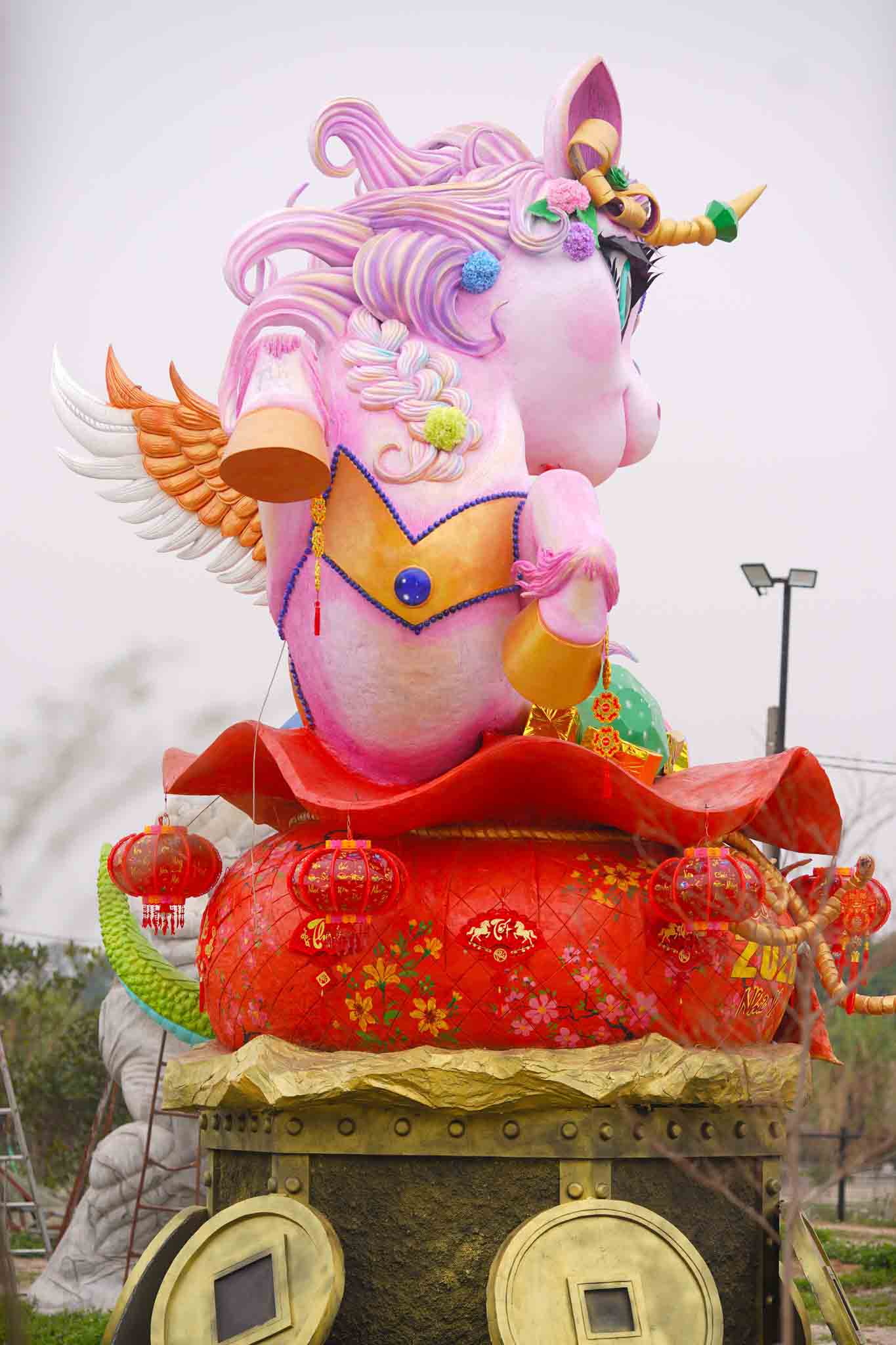 Linh vật cuối cùng trong bộ ba ngựa khổng lồ tại Bắc Ninh.