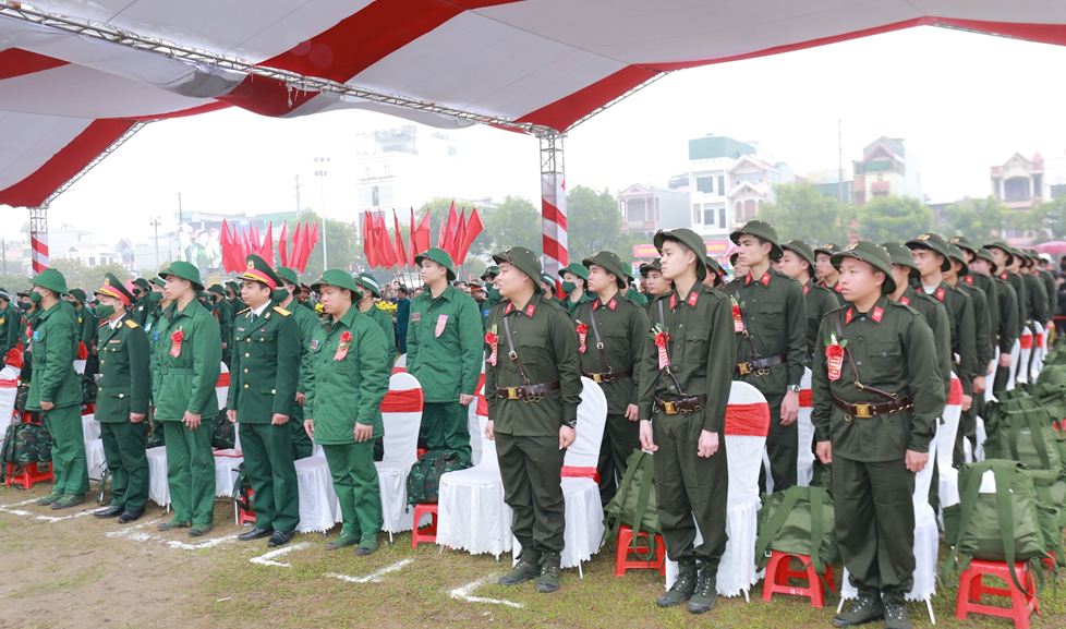Citizens enlisting and performing the duty of People's Police in Phu Ly City, Ha Nam (now Ninh Binh). Photo: Ministry of Public Security