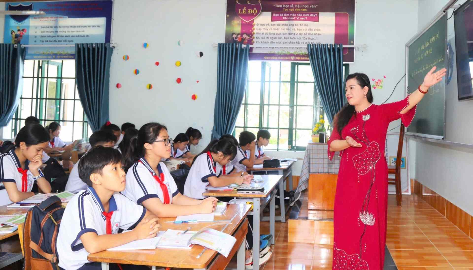 Lam Dong province deploys 2-session/day teaching. Photo: Phuc Khanh