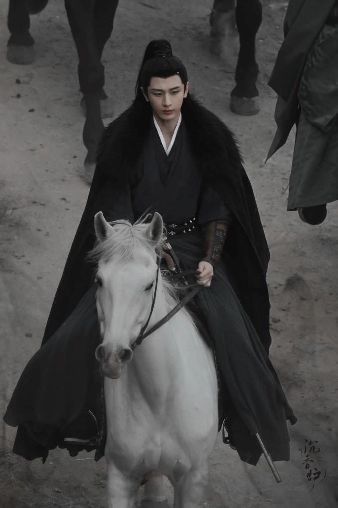 Thành Nghị cưỡi ngựa trong phim “Anh hùng chí“. Ảnh: Nhà sản xuất