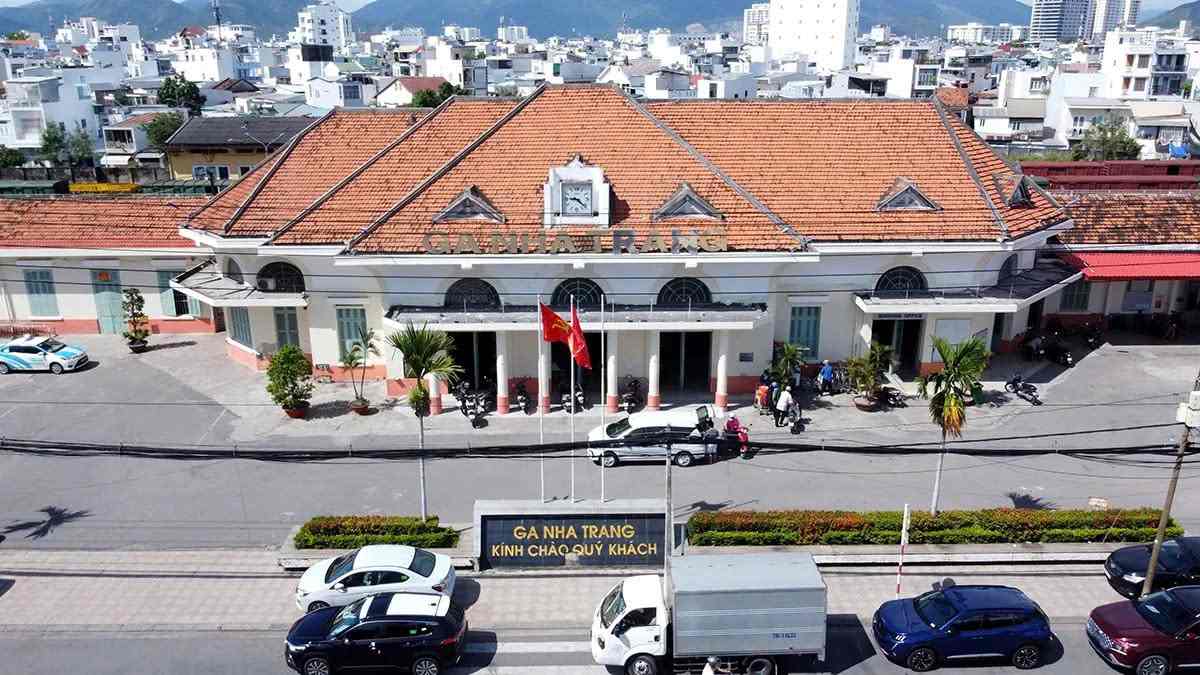 Ga Nha Trang đã hoạt động hơn 90 năm nay. Ảnh: Hữu Long