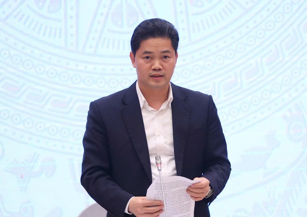 El viceministro permanente de Salud, Vu Manh Ha, dijo que fortalecerá el trabajo de inspección relacionado con la seguridad alimentaria. Foto: Pham Dong