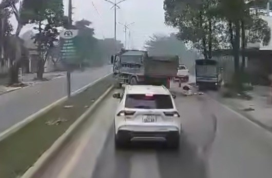 Hiện trường vụ tai nạn khiến hai người tử vong tại Thái Nguyên, trong đó có một cán bộ CSGT. Ảnh: Thanh Hoa