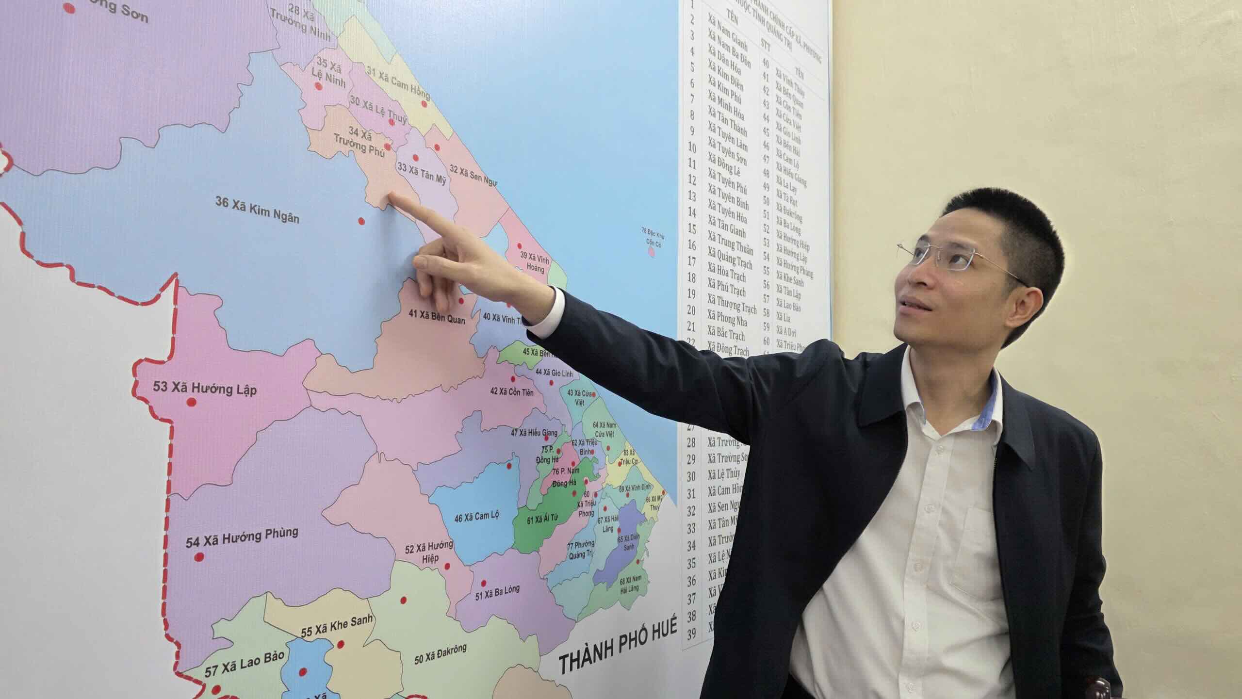 Ông Phan Thanh Hoài - Giám đốc MobiFone Quảng Trị cho biết, việc đưa bản đồ số giúp người dân cận nhanh hơn với lực lượng công an. Ảnh: Công Sáng