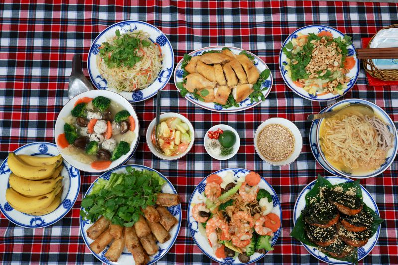 Traditional Bat Trang Tet feast. Photo: Hai Nguyen