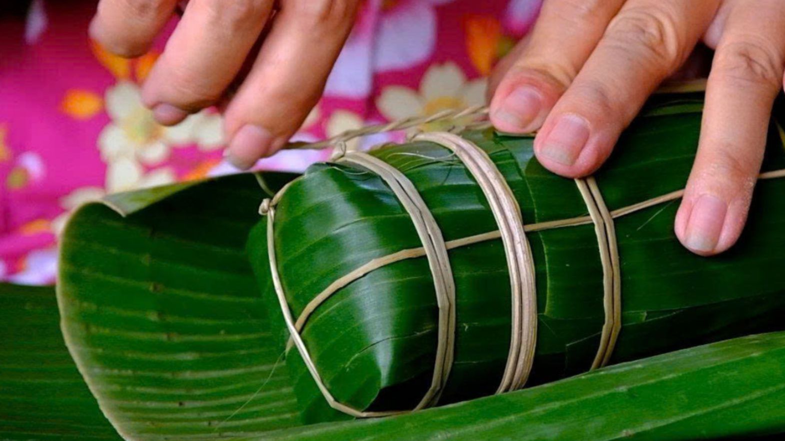 Những hạt cốm thơm ngon là thức quà Tết quý giá ở miền Tây. Ảnh: Phong Linh