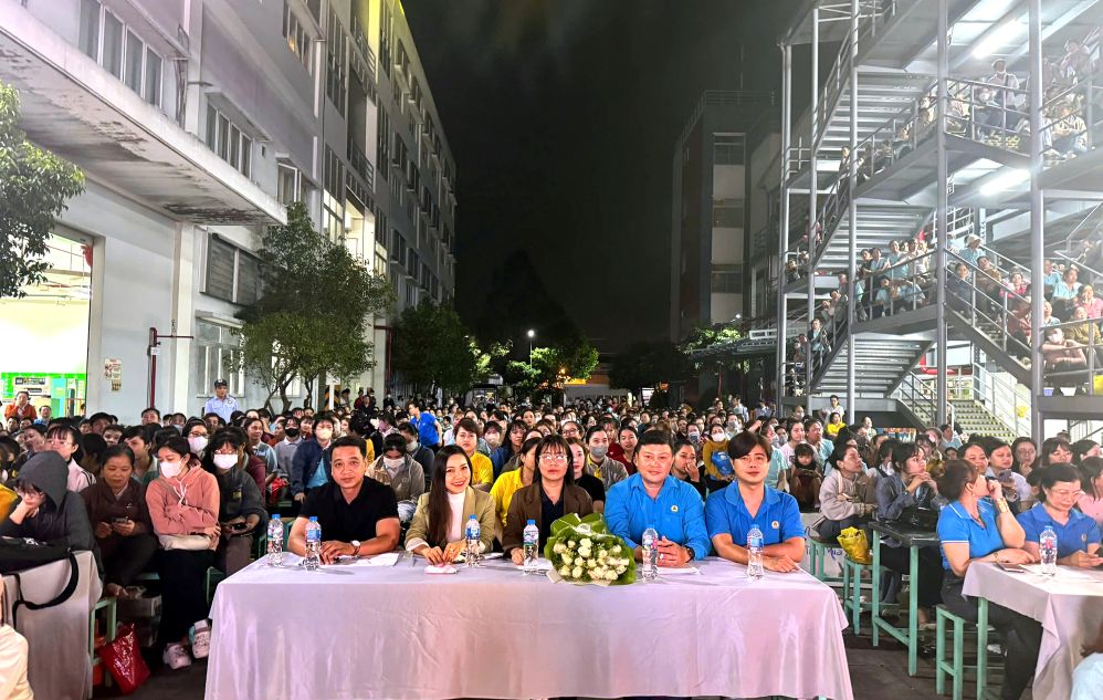 Hơn 2.000 đoàn viên, công nhân, lao động tham dự Hội thi Nét đẹp đoàn viên và văn nghệ Mừng Đảng- mừng Xuân Bính Ngọ. Ảnh: Thanh Mai