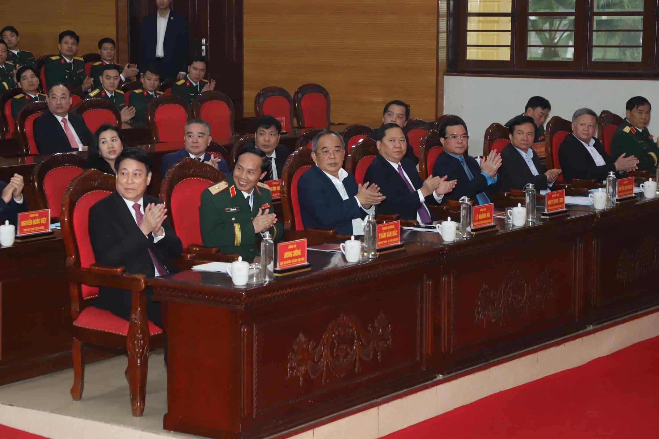 Chủ tịch nước Lương Cường cùng lãnh đạo