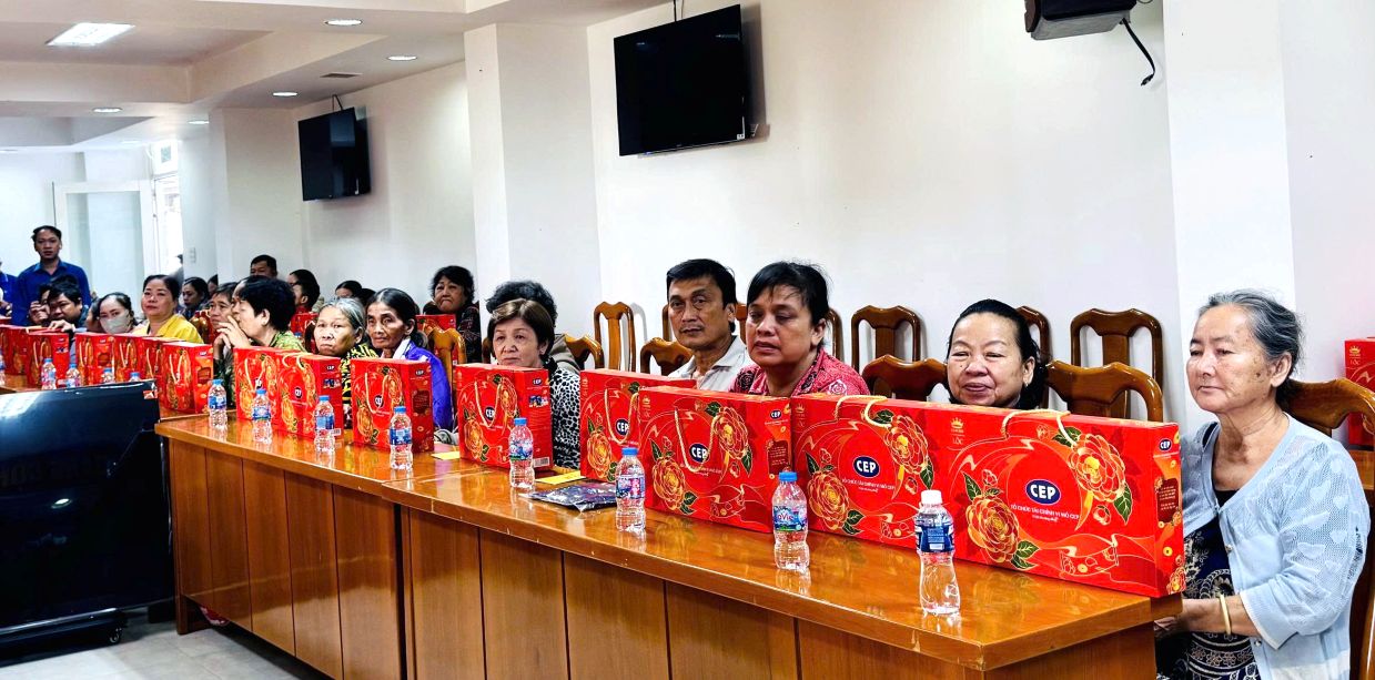 Cận cảnh quà Tết. Ảnh: CEP Chi nhánh Long Xuyên cung cấp