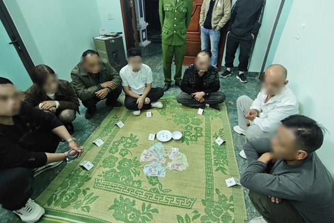 Điều tra, xử lý nhóm đối tượng đánh bạc tại xã Thống Nhất, Quảng Ninh