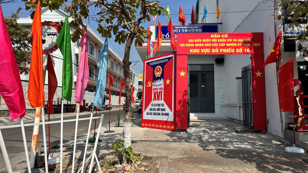 Một khu vực bầu cử ở phường Phan Thiết, tỉnh Lâm Đồng. Ảnh: Duy Tuấn 