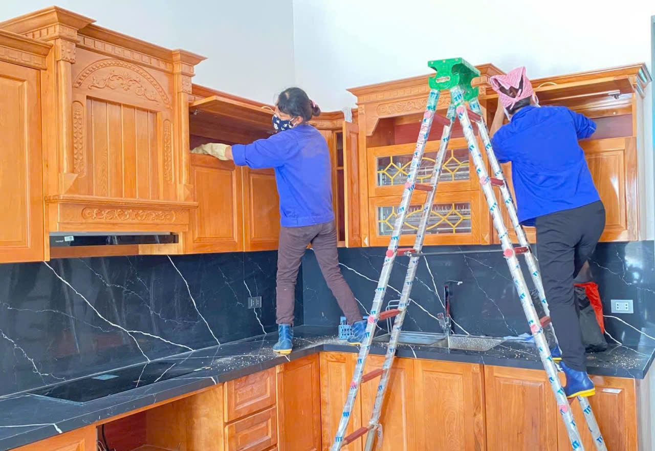 In the days leading up to the Binh Ngo Lunar New Year 2026, the demand for house cleaning is increasing. Photo: Dieu Anh