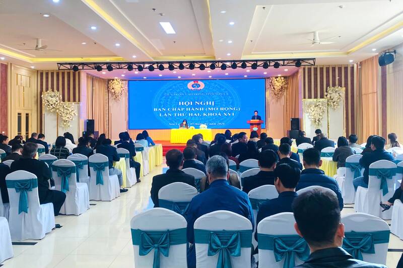 Hội nghị mở rộng lần thứ 2, khóa XVI của Liên đoàn Lao động (LĐLĐ) tỉnh Sơn La. Ảnh: Trường Sơn