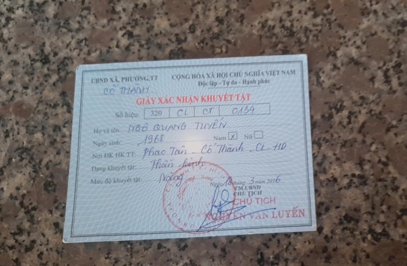 Giấy chứng nhận khuyết tật của bố chị Nguyện. Ảnh: NVCC