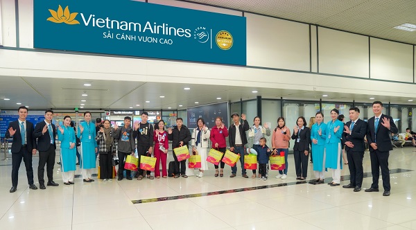 Vietnam Airlines once gave many air tickets to workers returning home for Tet. Photo: Vietnam Airlines