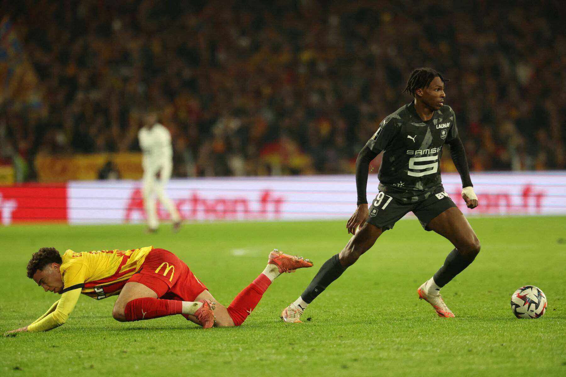 Jeremy Jacquet is considered a central defender with great potential. Photo: AFP